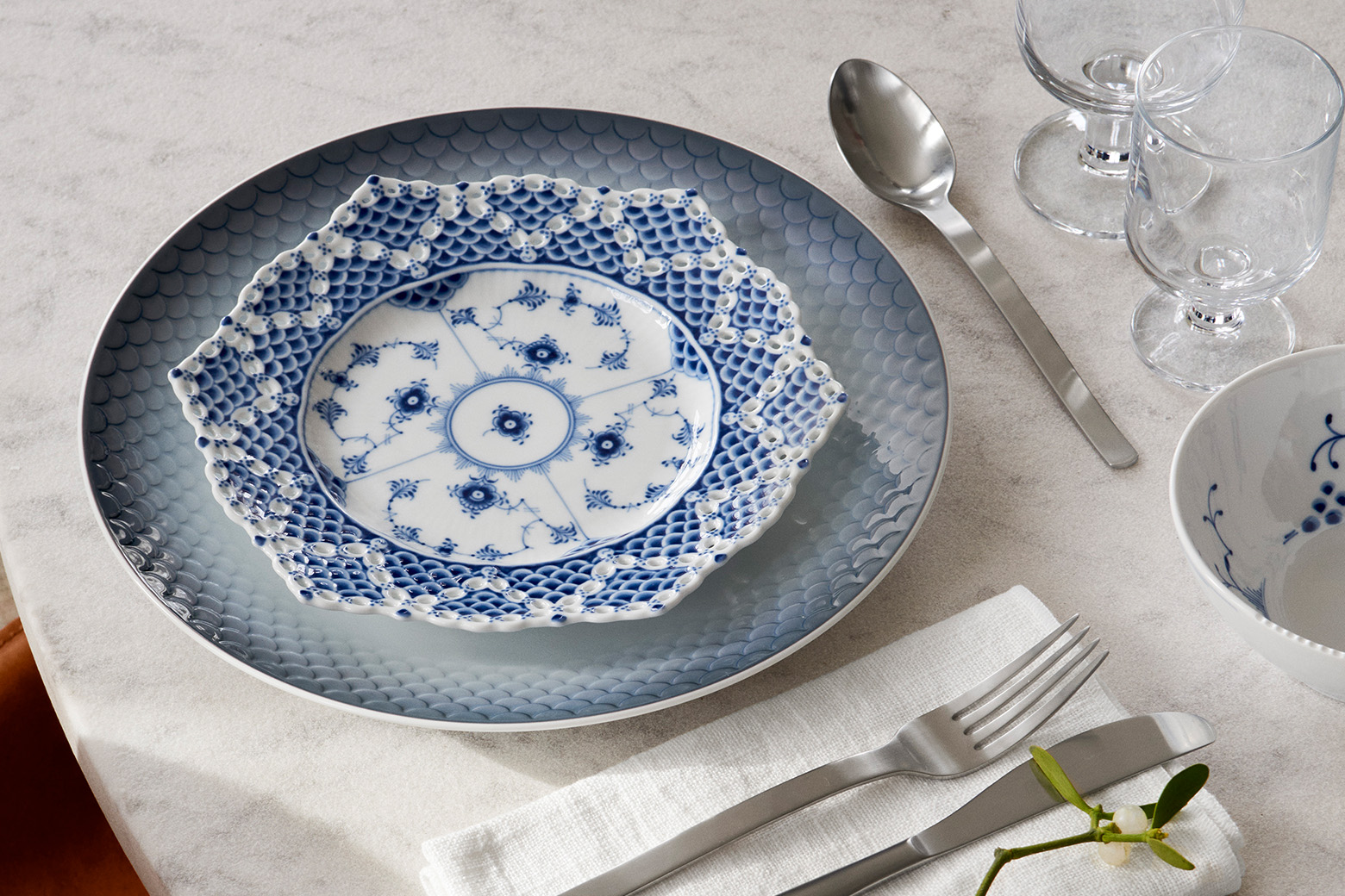 Blue Fluted Full Lace plate - a delicate and exclusive piece from Royal Copenhagen